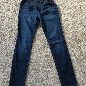 Old Navy Maternity full panel skinny jeans